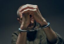Суд избрал меру пресечения мужчине, который убил врача во время ВЛК
