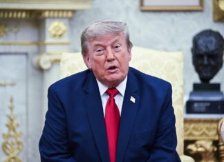 Трамп анонсував повне відкриття Ормузької протоки та заявив про «останній шанс» для Ірану