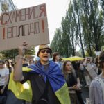 Соціолог пояснив, чому «картонкові протести» не переростають у політичний рух