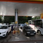 «Бензина нет»: россияне снова жалуются на дефицит, заправки пустые даже в Москве