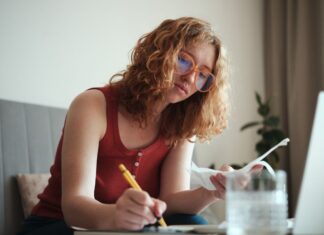 Переплата по налогам: можно ли вернуть лишние средства на свой счет