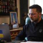 Зеленский во время поездки на фронт поручил усилить защиту Запорожья и области