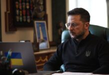 Зеленский во время поездки на фронт поручил усилить защиту Запорожья и области