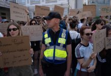 Месяц протестов за Федорова. В центре Киева проходит очередное шествие (видео)