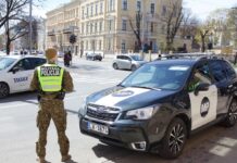 Неизвестные принесли траурные венки в оборонные компании ЕС, в Литве заподозрили РФ, — Delfi