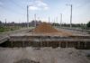 В Мариуполе аварийный пост-мост обещают открыть в сентябре. Мистян удивило появление саперов