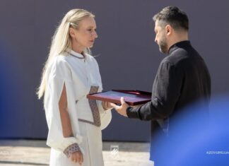 Матери младшего защитника Мариуполя Назария Гринцевича вручили орден «Золотая Звезда», — ФОТО