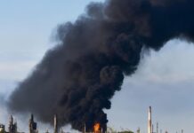 Силы обороны ударили по большому НПЗ в 800 км от границы