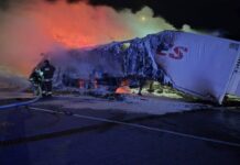 Атака на юг Одесской области обесточила 13 тысяч домов, пылали фуры с продуктами