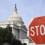 Достаточно ли просто притормозить перед знаком STOP: что требуют ПДД