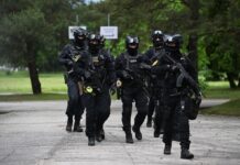 В Словакии готовили поджог завода с дронами: полиция задержала троих иностранцев