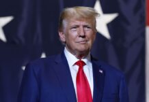 Трамп поздравил Украину с Днем Независимости и призвал к миру: Зеленский показал письмо