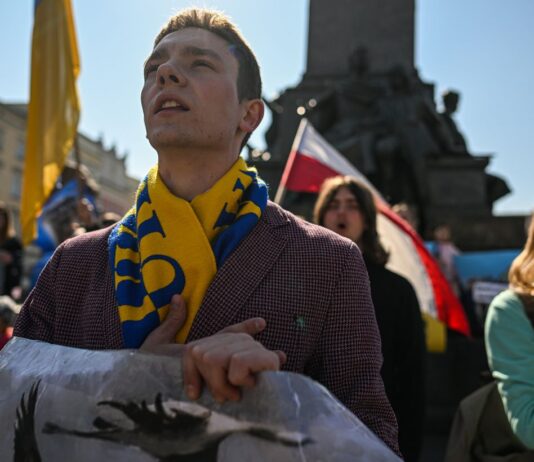Украинцы помогли Польше нарастить экономику: в МИД раскрыли масштаб вклада