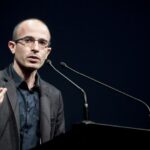 Харари сравнил возможности ИИ с недостижимой мечтой Гитлера и Сталина: массовое производство близости