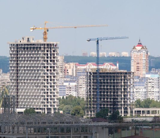 Война не обрушила цены. Почему квартиры в Киеве до сих пор дорогие и чего ждать дальше