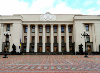 Нардеп Железняк звинуватив Раду, що та іде до 13 жовтня на перерву. У ВРУ відповіли