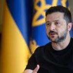 «Де б не ховалися російські злочинці, їх знайдуть». Зеленський натякнув на замах на офіцера РФ