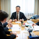 Прем’єр заявив про перевірку харчування дітей у школах після скандалу з неякісною їжею у Чернівцях