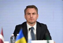 Зеленський попросив Кравченка піти у відставку з посади генпрокурора – джерела