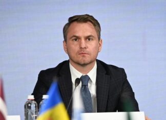 Зеленський попросив Кравченка піти у відставку з посади генпрокурора – джерела