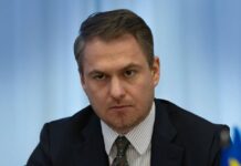 УП: Колишній генпрокурор Кравченко з дружиною оселилися у Відні – документи