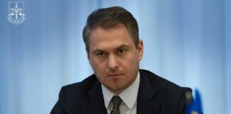 УП: Колишній генпрокурор Кравченко з дружиною оселилися у Відні – документи
