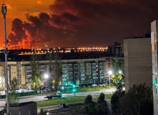 У Ростові повідомили про атаку на військовий аеродром, у Ярославлі палає нафтозавод – відео