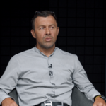 Ексбанкір Оністрат пояснив LIGA.net, чому в бюджет на 2027 рік заклали курс долара 48,3 грн