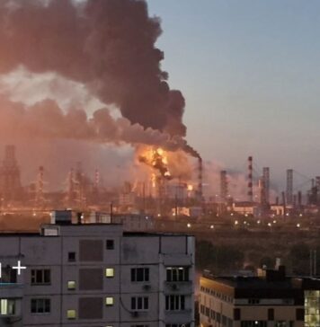 У Москві в період виборів горить НПЗ, мер повідомляв про атаку дронів – фото, відео