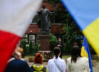 Жить дальше или ехать: как меняется отношение к украинцам в Польше