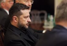 Зеленский: удар РФ по Киеву произошел как раз при обсуждении санкций с конгрессменами