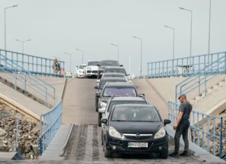 Работают, несмотря на обстрелы: ГНСУ рассказала о ситуации на пунктах пропуска