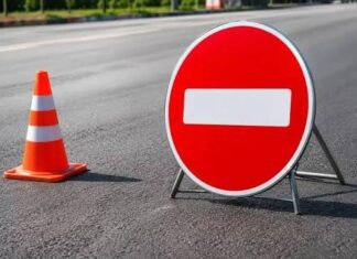Из-за пожара в «Галактике» в Мариуполе перекрыли движение: автобусы пустили в объезд