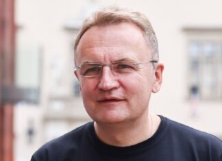 В служебном авто мэра Львова нашли «жучок»: Садовый раскрыл детали