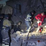 В Запорожье разрушен дом и горит рынок: погибли женщины, среди пострадавших ребенок