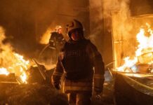 В Хмельницком после атаки РФ произошла повторная детонация: ранены 4 спасателя