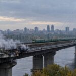 У Києві через російські удари перекрито три мости