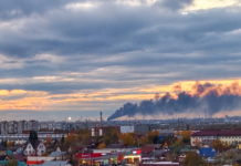 Україна атакувала найбільший НПЗ Росії за 2500 км від кордону – Fire Point