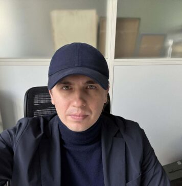 Затриманого в Австрії журналіста УП Ткача відпустили