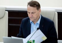 Сікорський відповів Маску про гроші американців на допомогу Україні