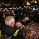 У Польщі поліція і протестувальники під Конституційним судом. Туск і опозиція пояснюють по-різному