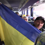 Операція в Олешках: врятовані цивільні в’їхали до підконтрольної території України – відео