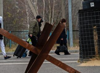 «Выезд из оккупации – не преступление»: украинские медиа требуют удалить персональные данные людей с сайта «Миротворец»