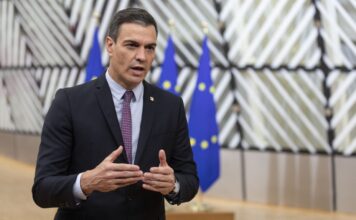 Испания на фоне политического кризиса идет на досрочные выборы