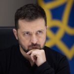 Зеленский подписал законы о налогах на посылки и отчетность онлайн-платформ