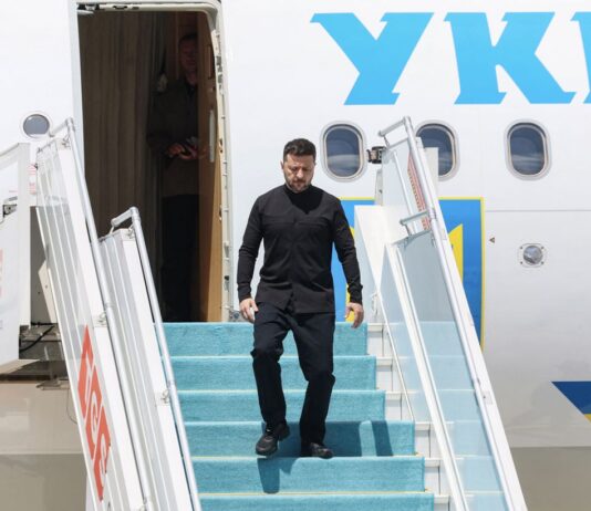 Зеленский прилетел в Стамбул для переговоров с Эрдоганом