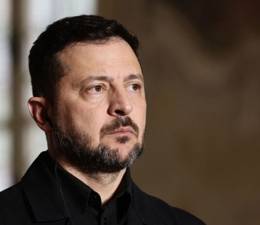 Франции есть что терять: Зеленский ответил Ле Пен на обещание остановить финансирование Украины