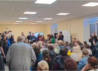 «Оставьте нас в покое!» В Мариуполе жители Слободки и Гавани третий раз выступили против сноса домов, — ВИДЕО